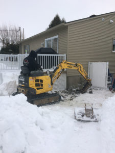 Mini excavation dans endroit restreint à Laval - Alain Fissure à Mascouche