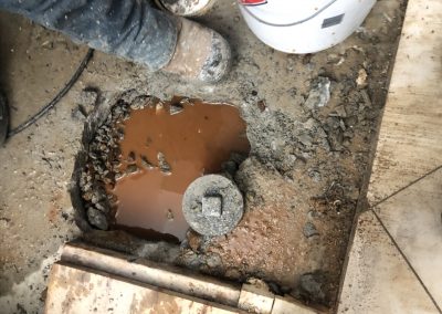 Travaux de drainage intérieur pour ocre ferreux à Terrebonne (Avant les travaux) - Alain Fissure à Mascouche