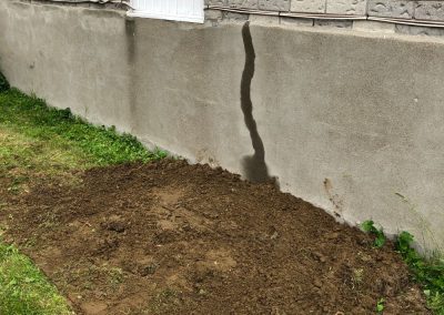 Avant et après travaux pour réparations d’une fissure avec renfort en acier et terrassement à Terrebonne et ses environs - Alain Fissure à mascouche