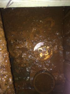 Contamination par l’ocre ferreux sous la dalle de béton intérieure à Terrebonne et ses environs - Alain Fissure à mascouche