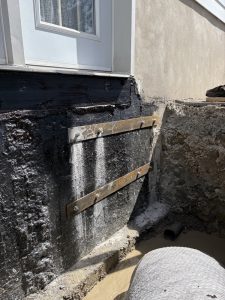 L’eau entre par le dessous de la porte, pas de problème, on a la solution (2)