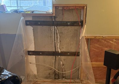 Injection de fissure par intérieur avec installations de renforts structuraux en acier et boulon ancrages - Alain Fissure